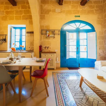 Authentic With Private Pool *