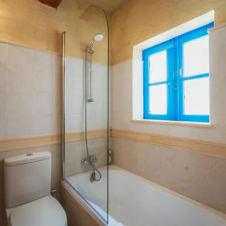 Authentic With Private Pool *
