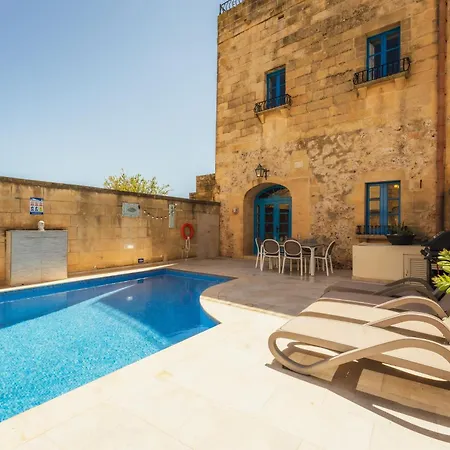 Authentic With Private Pool *