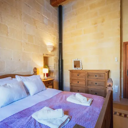 Authentic With Private Pool Villa Xagħra