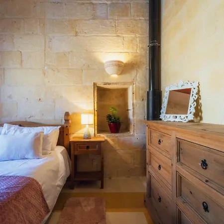 Authentic With Private Pool * Xagħra