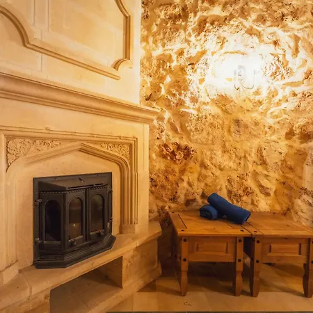 Authentic With Private Pool Villa Xagħra
