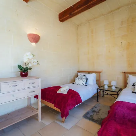 Authentic With Private Pool * Xagħra