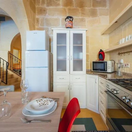 Authentic With Private Pool Xagħra